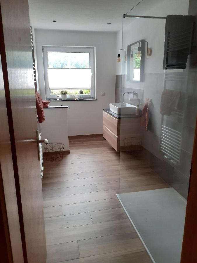 Moderne Familienfreundliche Wohnung Am Waldrand Von Pruem Mit Terrasse Esterno foto