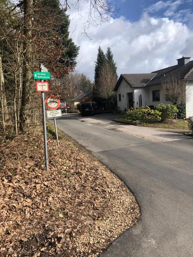 Moderne Familienfreundliche Wohnung Am Waldrand Von Pruem Mit Terrasse Esterno foto