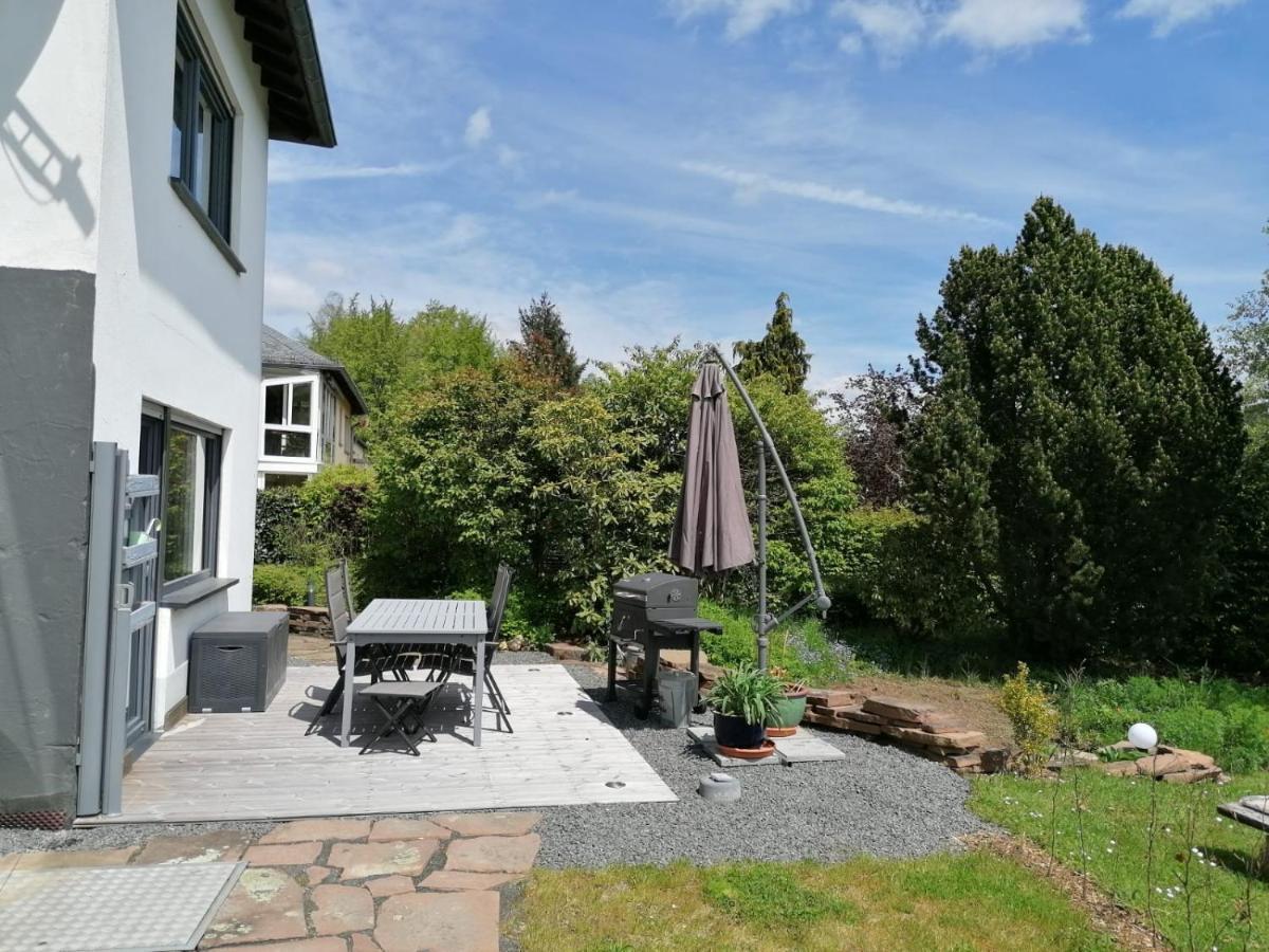Moderne Familienfreundliche Wohnung Am Waldrand Von Pruem Mit Terrasse Esterno foto